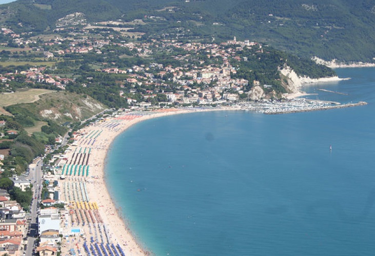 spiaggia numana bassa.jpg